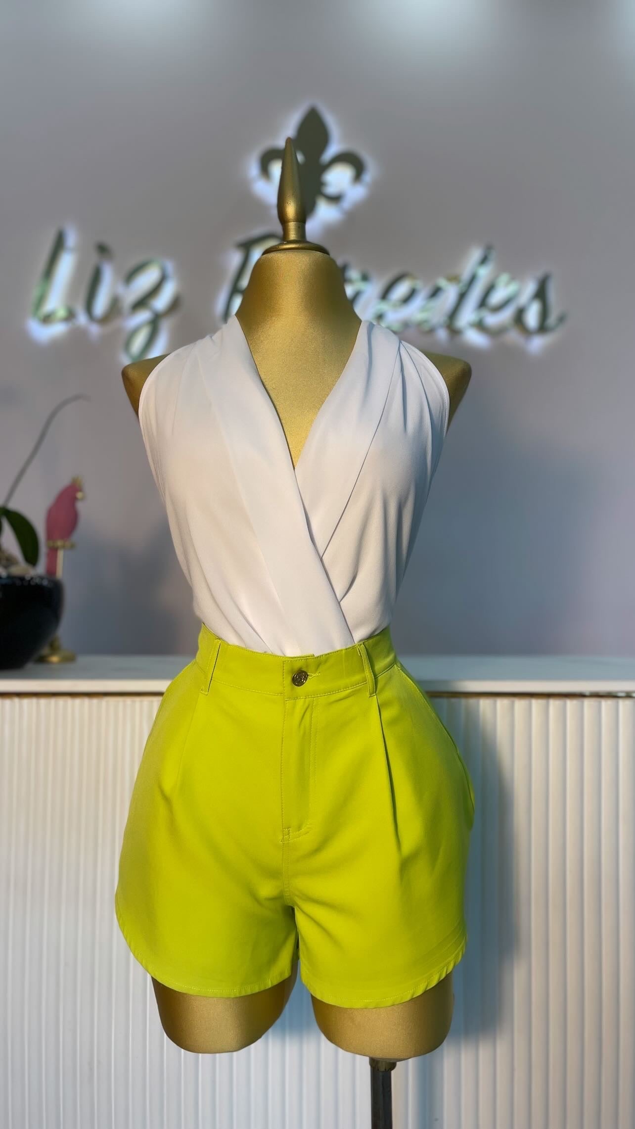 SHORT VERDE