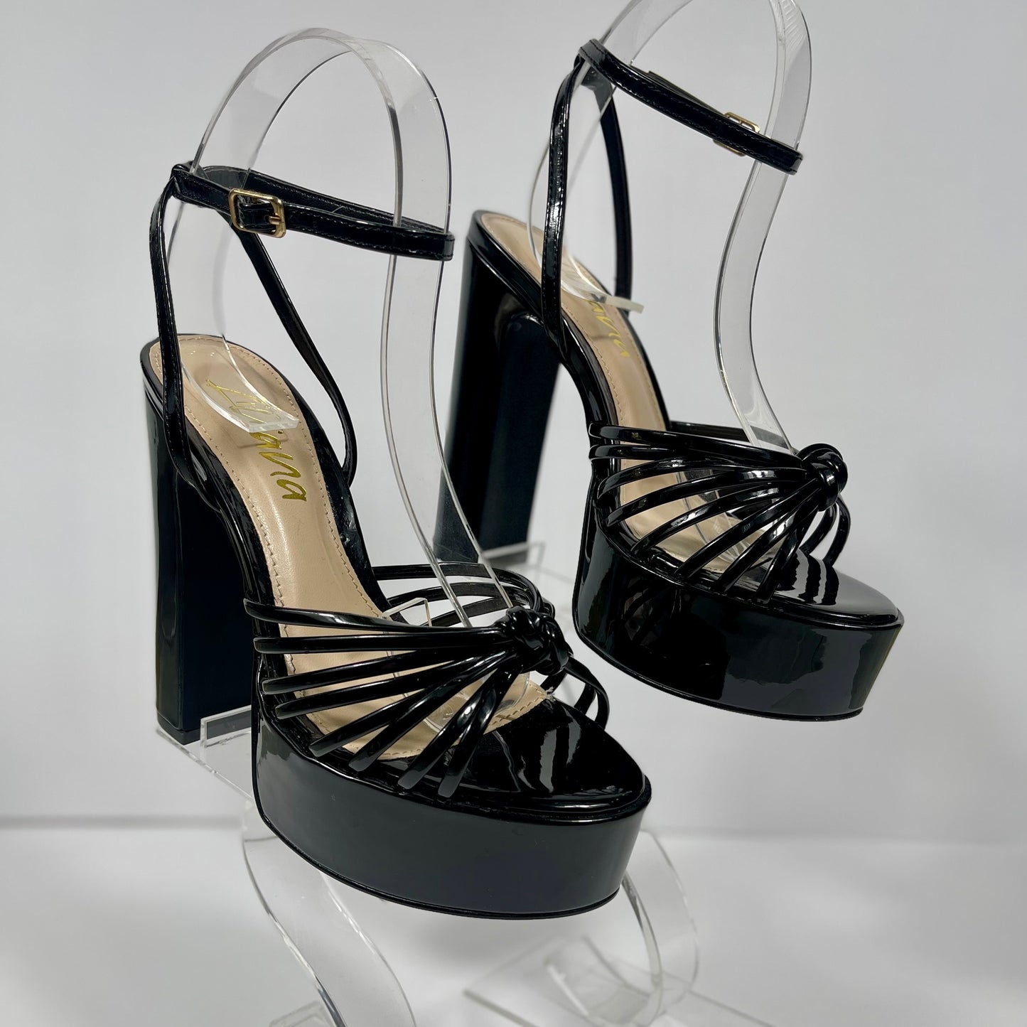 TACONES NEGROS
