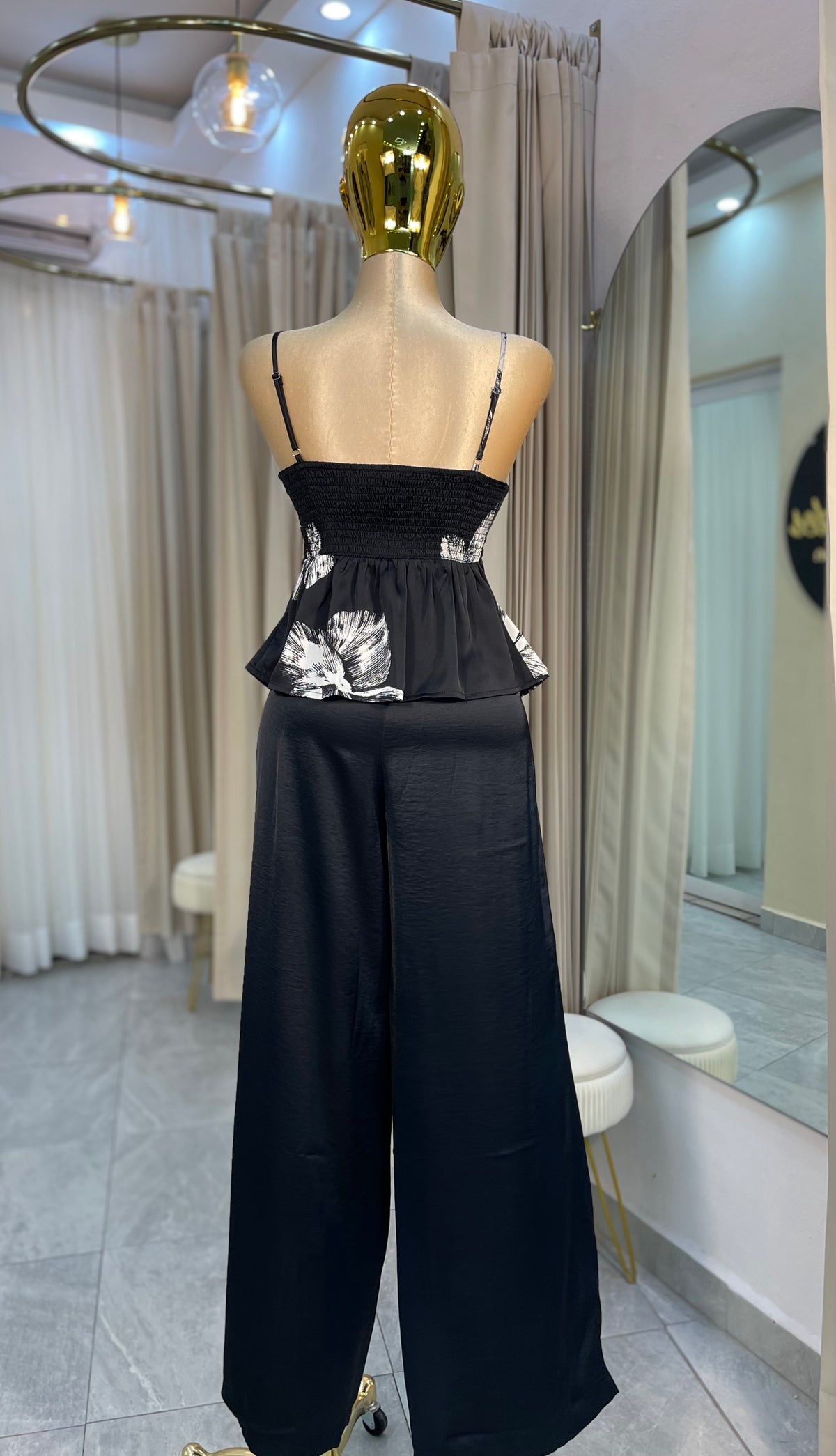 SET SATIN NEGRO TOP FLORES
