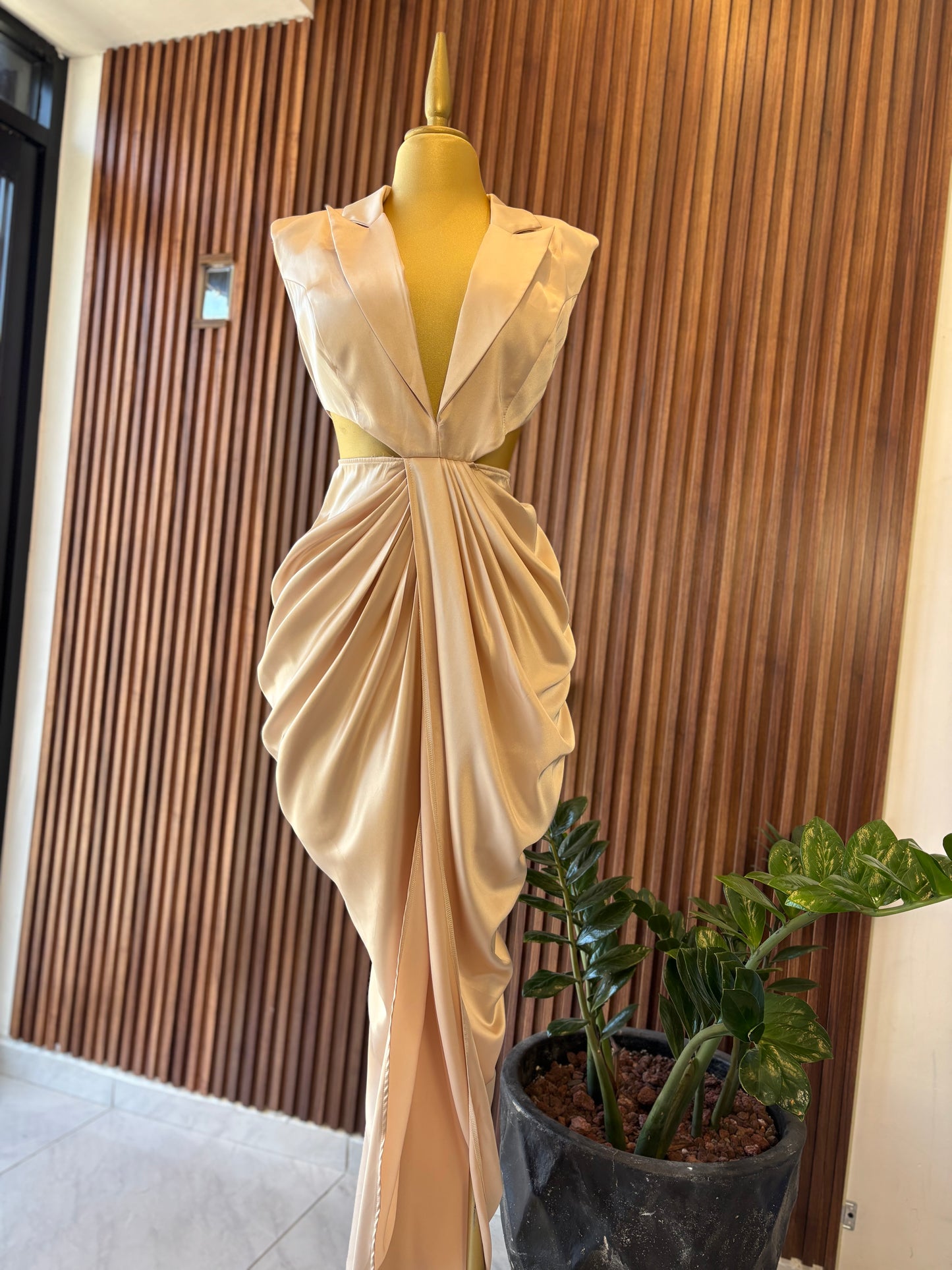 VESTIDO ESCOTE CINTURA PLIEGUE