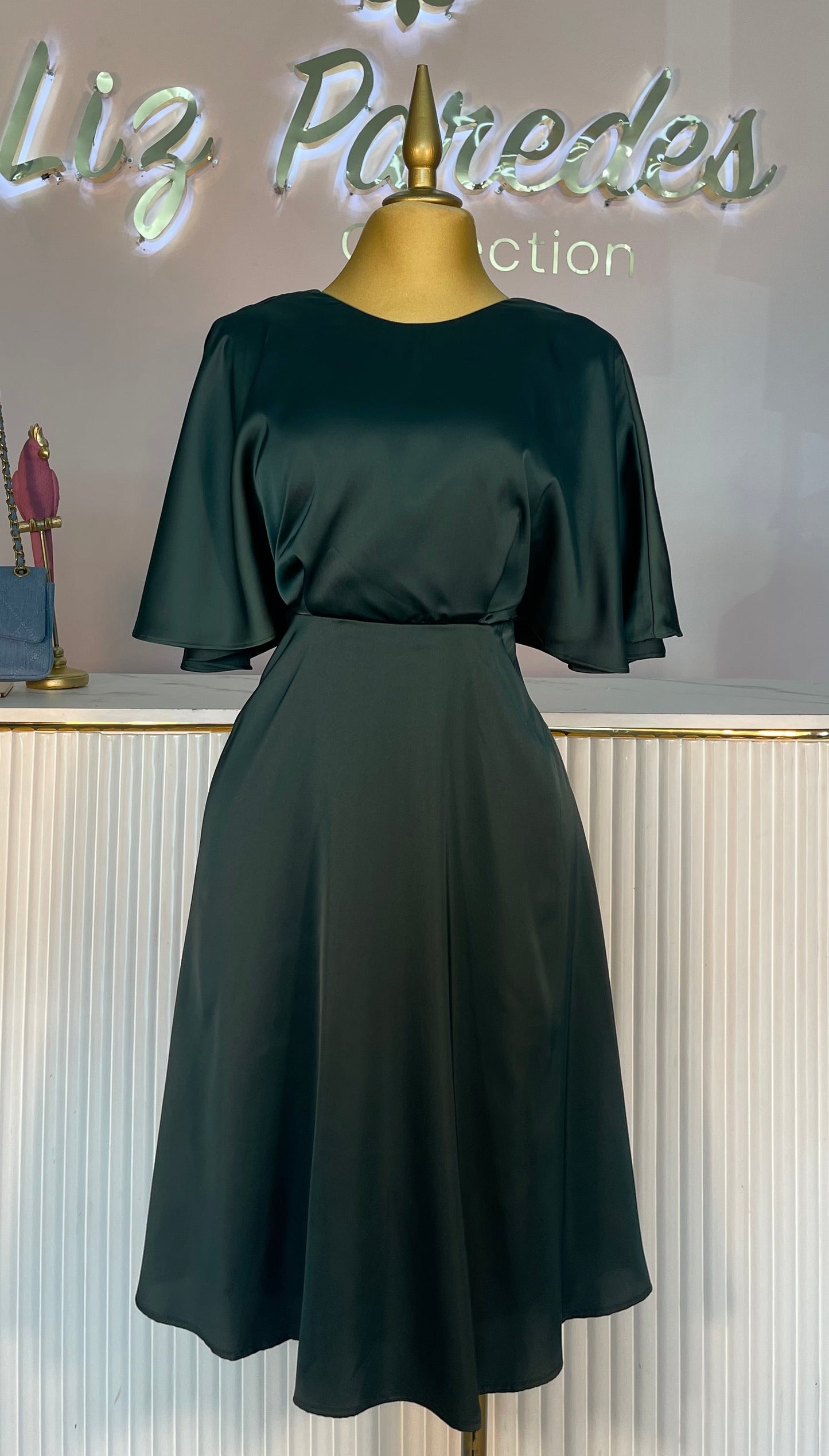 VESTIDO MIDI SATIN MANGA CORTA