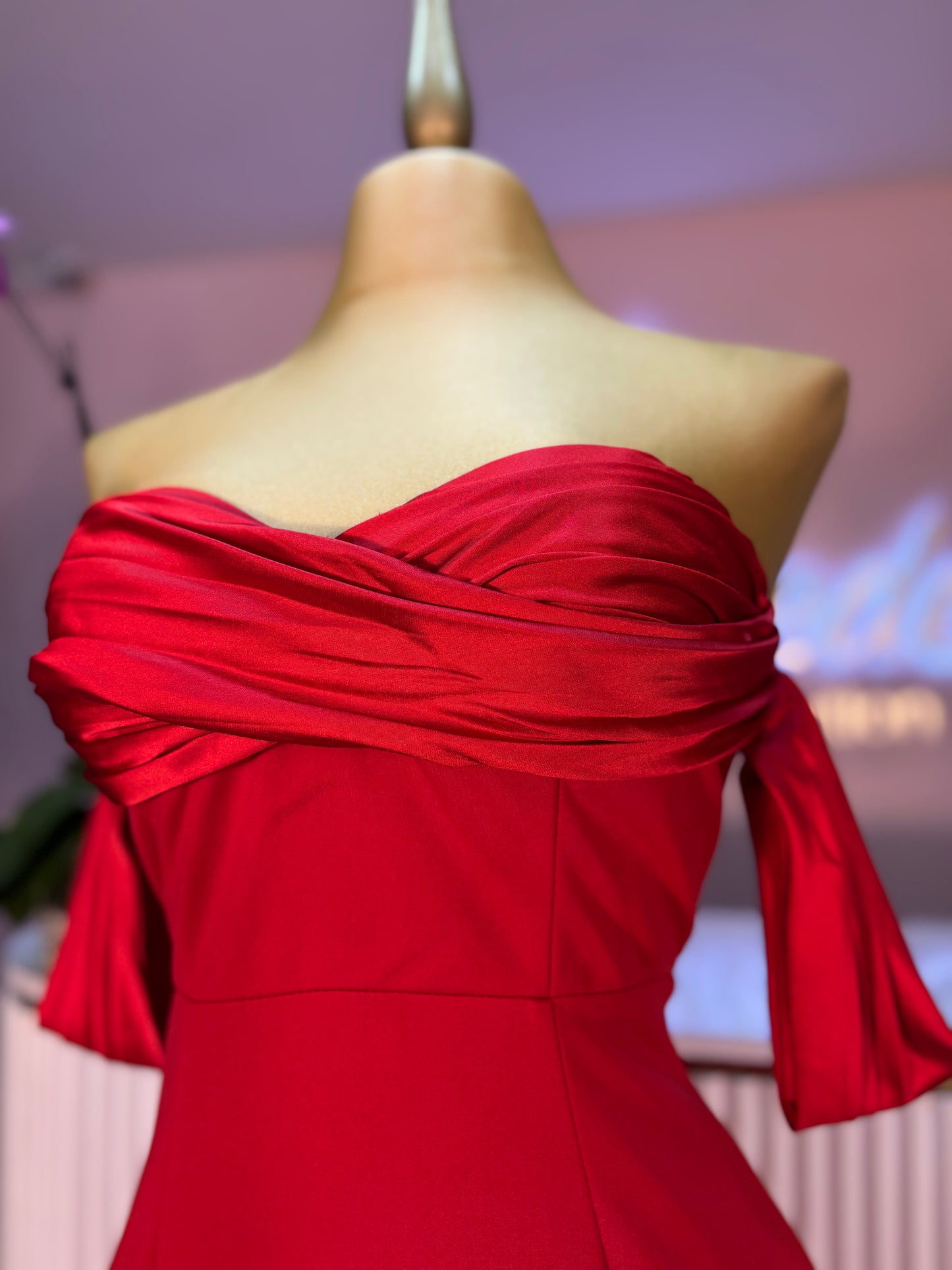 VESTIDO CORTE SIRENA STRAPLE MANGAS CAIDAS