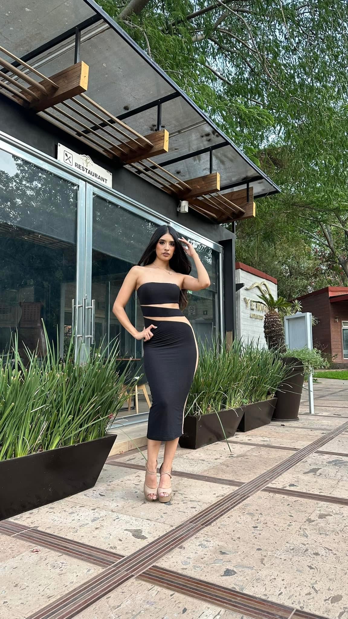 VESTIDO NEGRO STRAPLE
