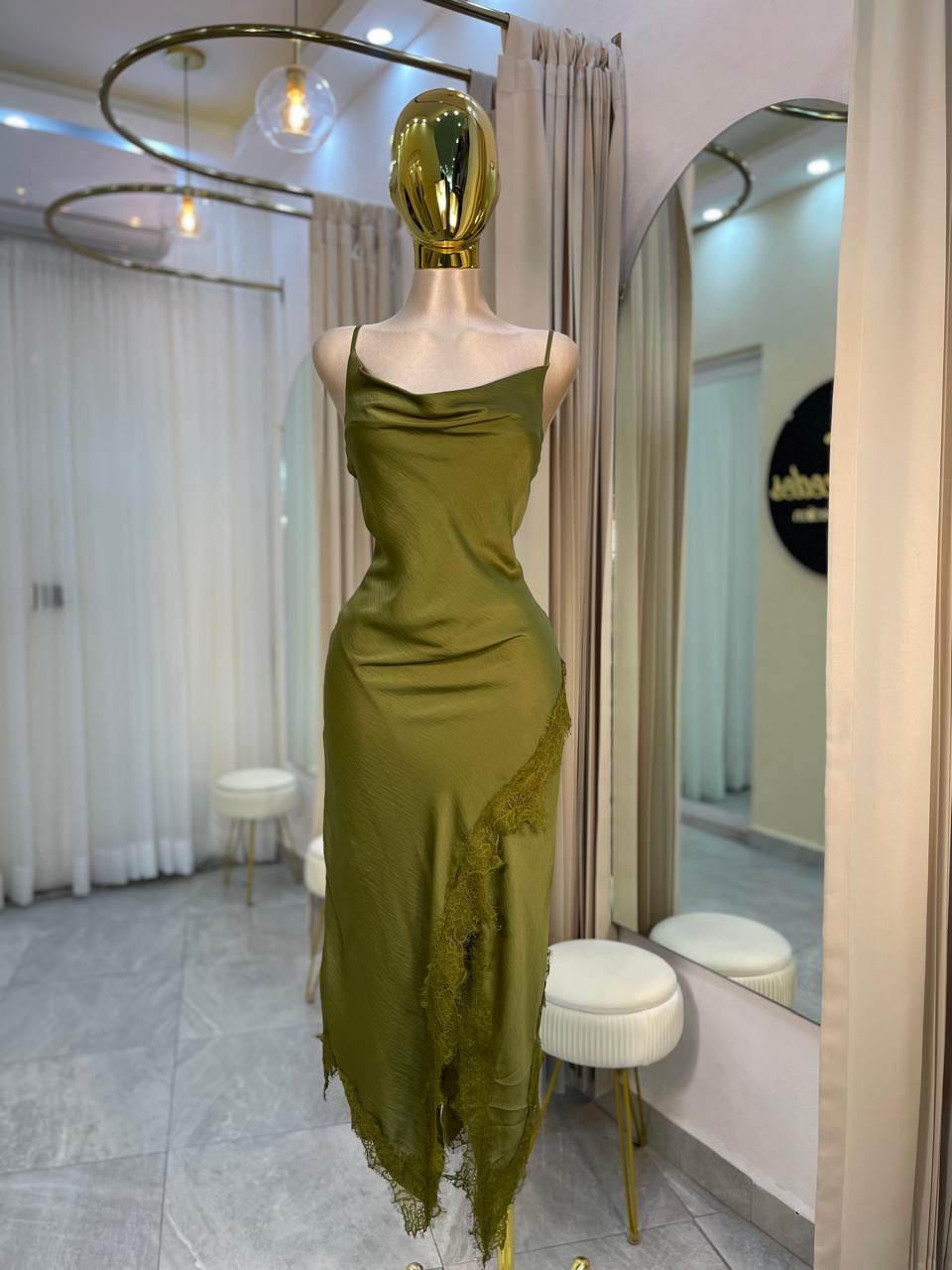 VESTIDO MIDI SATIN/ENCAJE VERDE